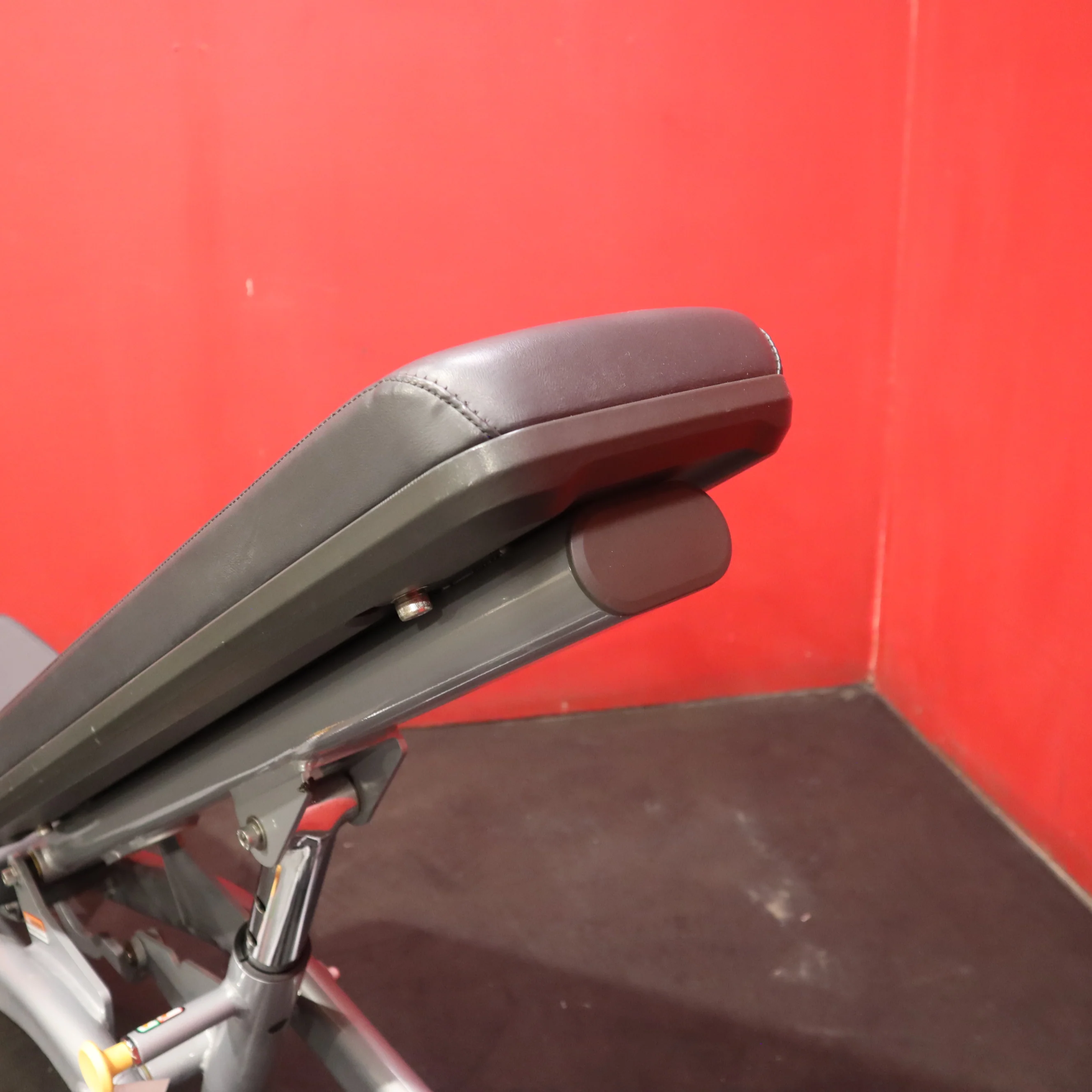 Matrix Aura Multi-Adjustable Bench (Remanufactured) - Image 4