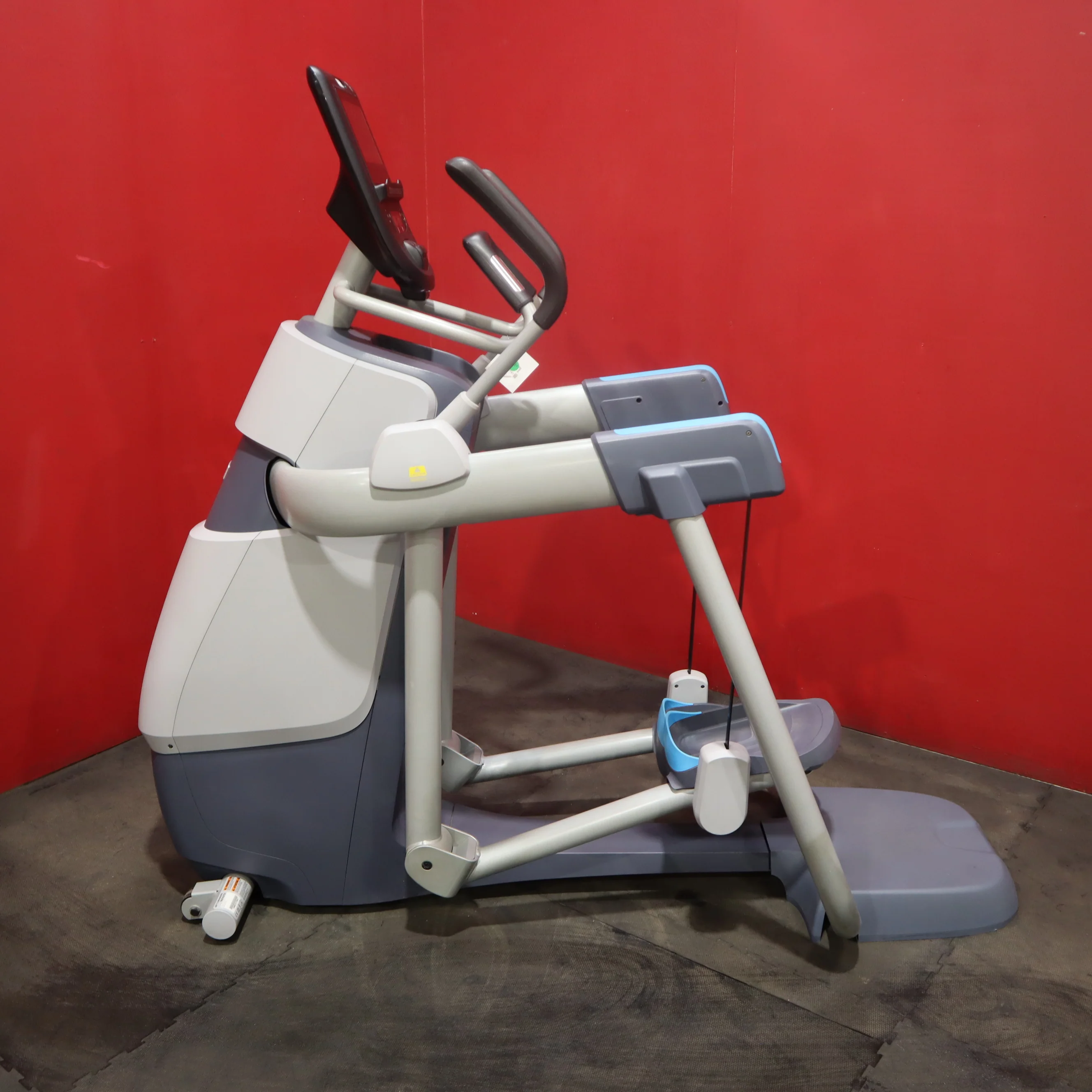 Precor AMT-12 865 Adaptive Motion Trainer w/ P62 Console (Remanufactured) - Image 4