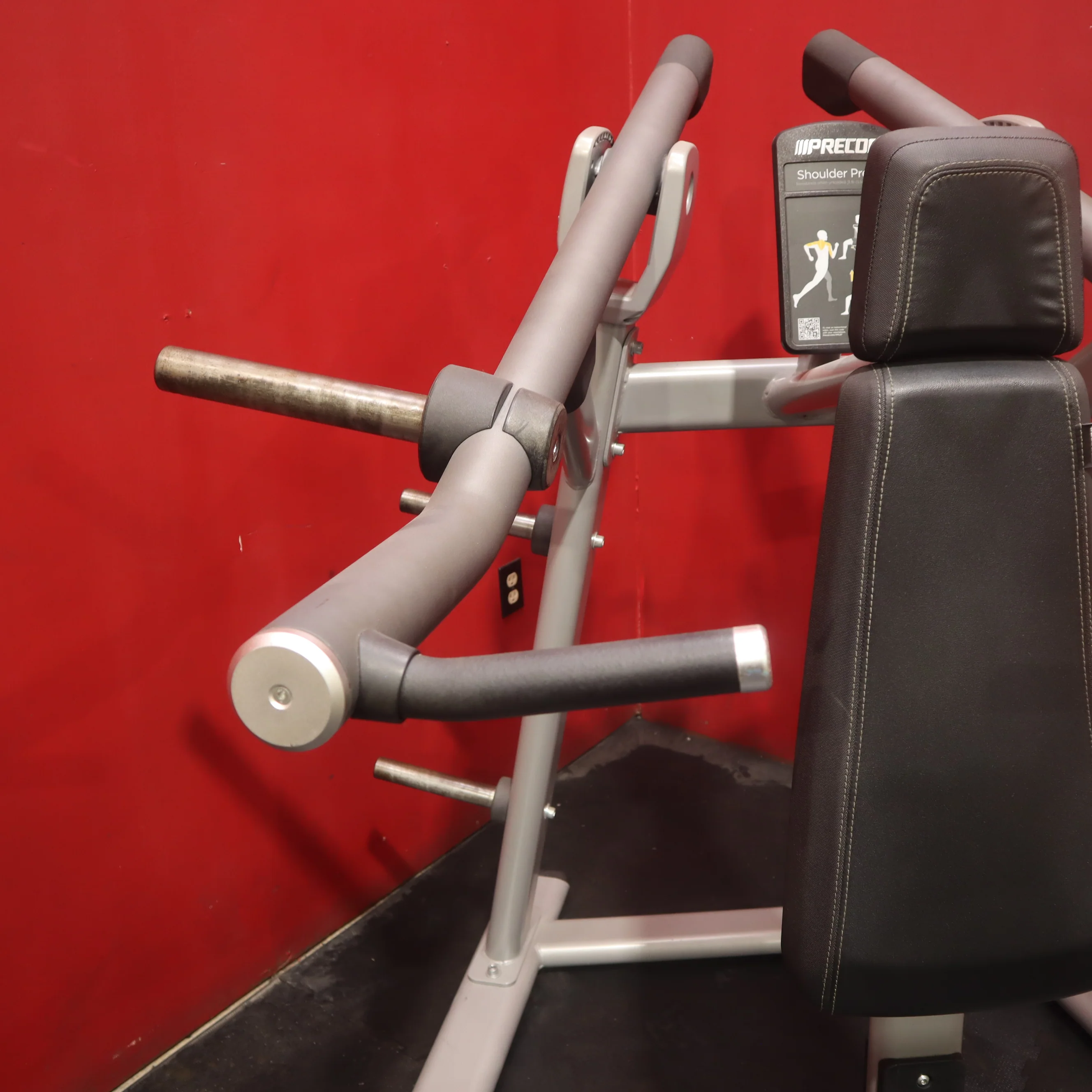 Precor Discovery Series Plate Loaded Shoulder Press (Remanufactured) - Image 3
