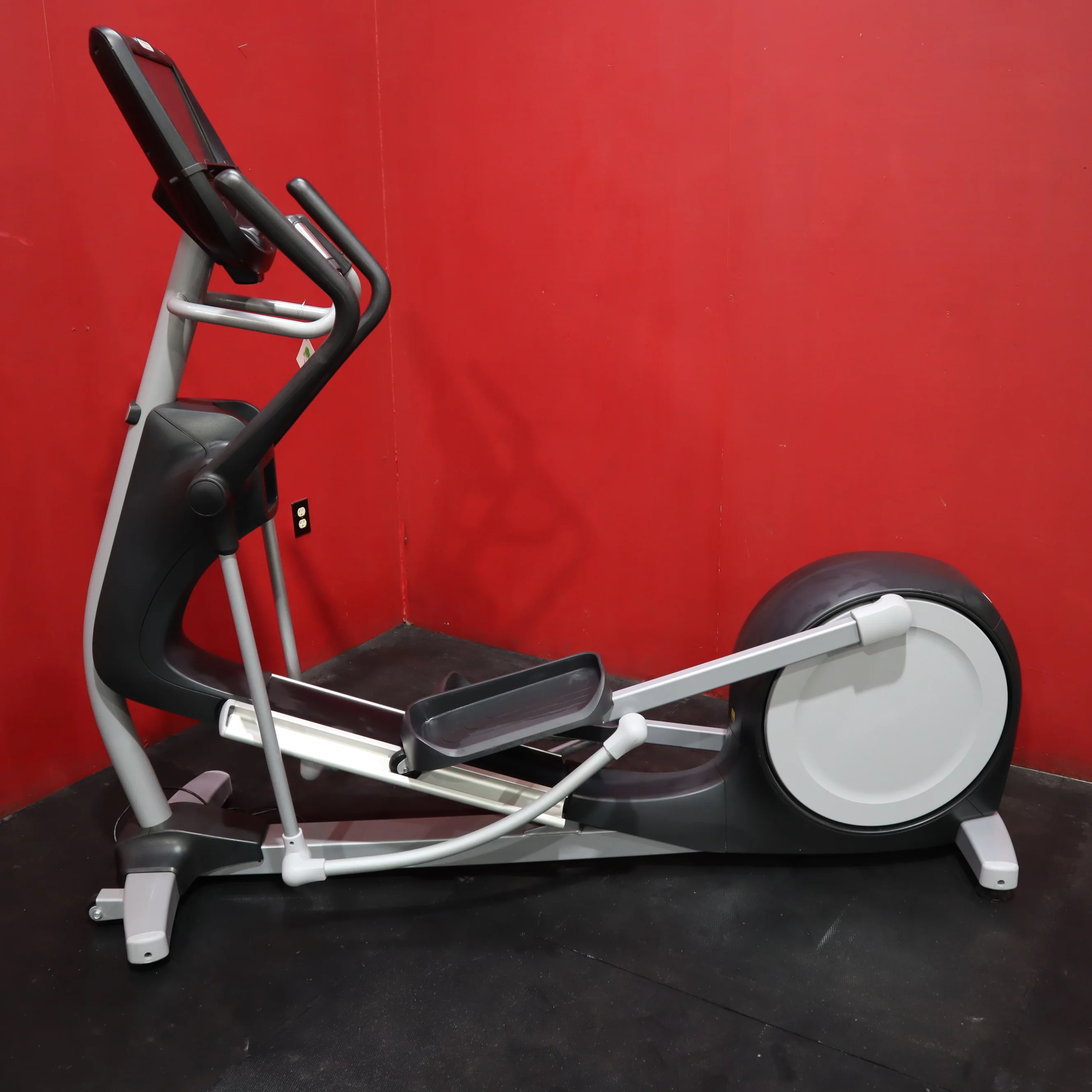 Precor EFX 781 Elliptical Trainer w/ P82 Display (Remanufactured) - Image 2