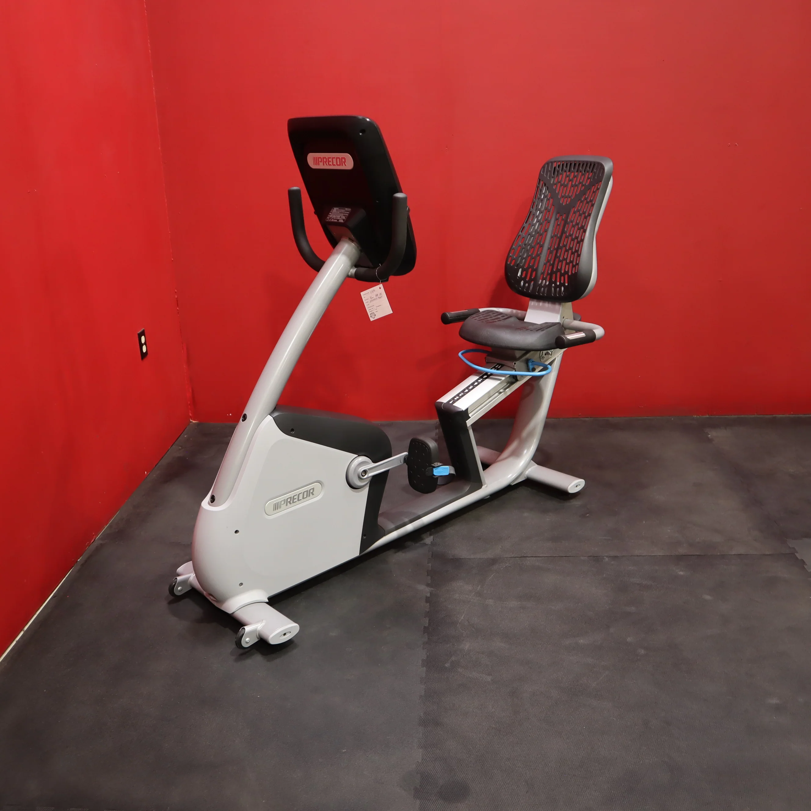 Precor RBK 885 Recumbent Bike w/P82 Console (Remanufactured) - Image 4