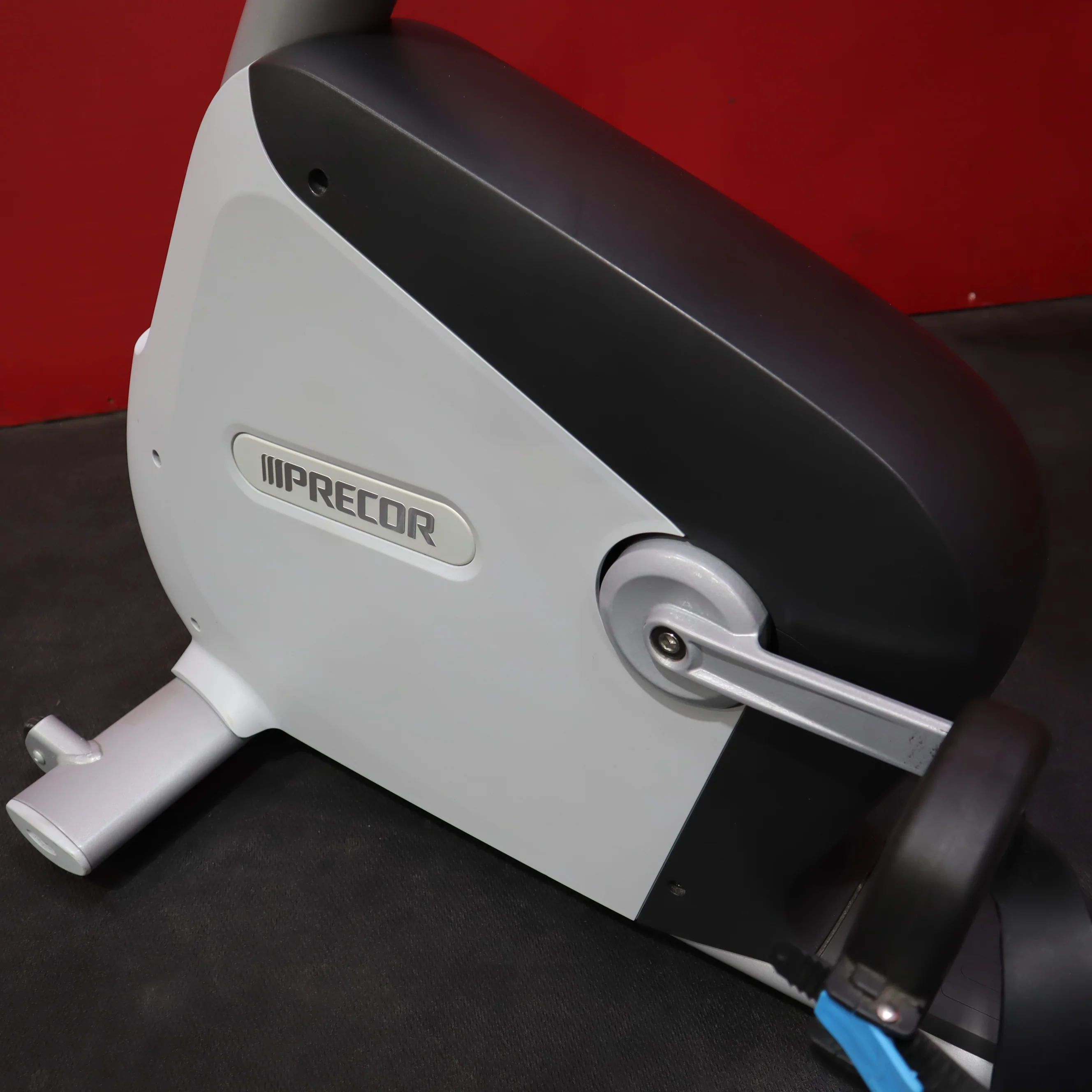 Precor RBK 885 Recumbent Bike w/P82 Console (Remanufactured) - Image 6