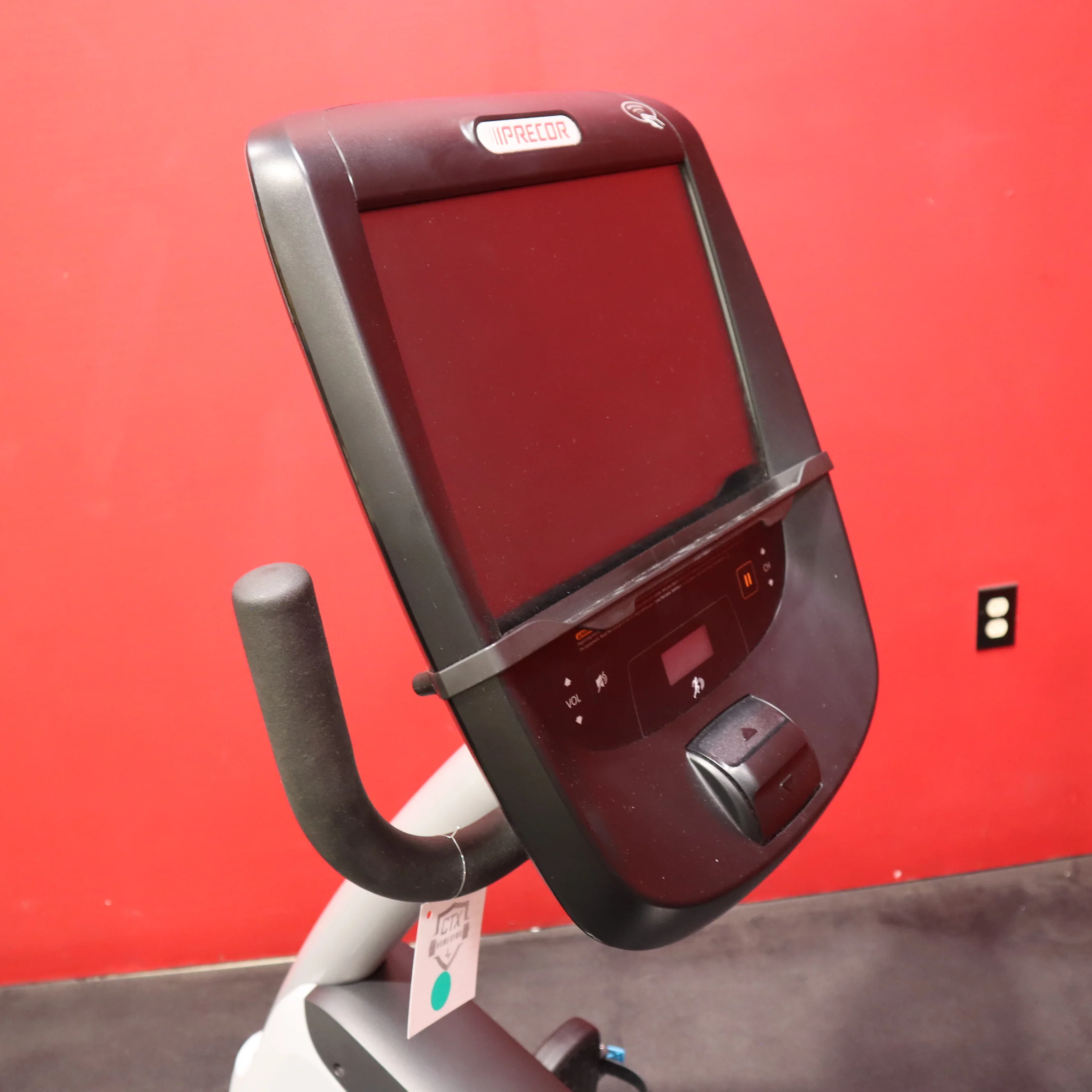 Precor RBK 885 Recumbent Bike w/P82 Console (Remanufactured) - Image 7